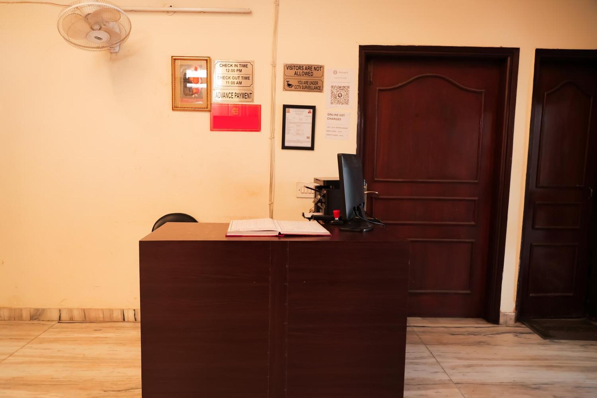 Hotel Green Villa - Near Anand Vihar Station Нью-Делі Екстер'єр фото