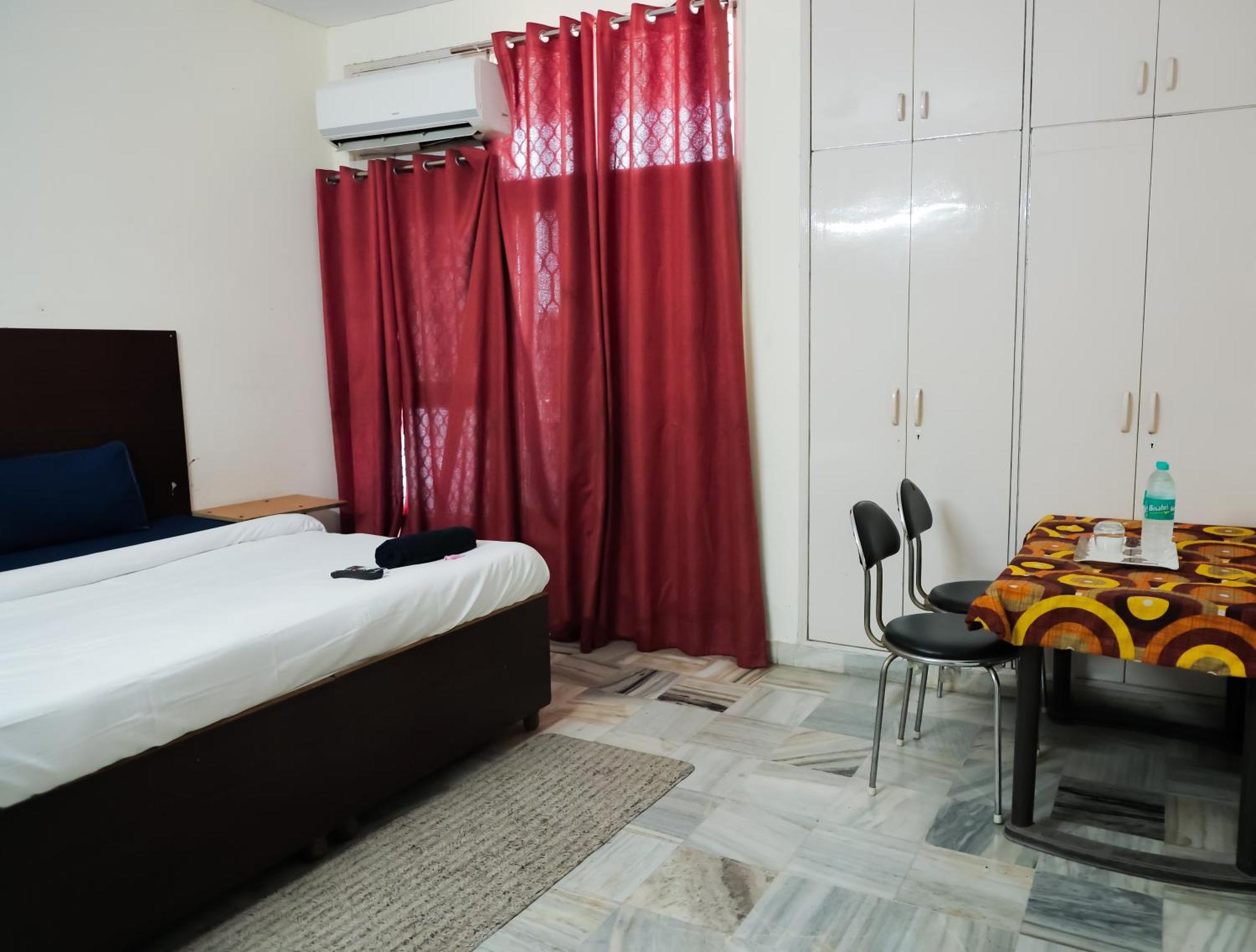 Hotel Green Villa - Near Anand Vihar Station Нью-Делі Екстер'єр фото