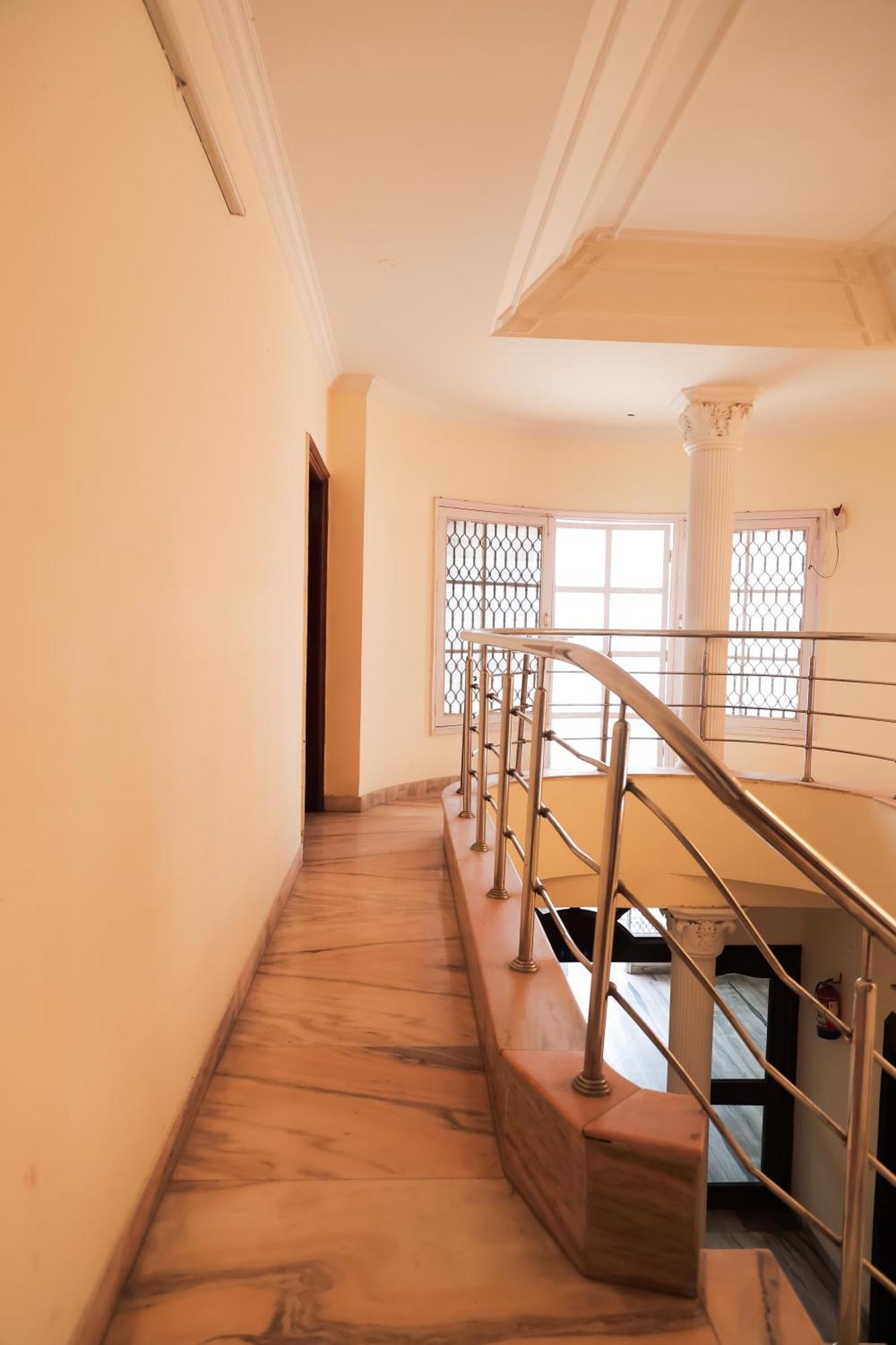 Hotel Green Villa - Near Anand Vihar Station Нью-Делі Екстер'єр фото